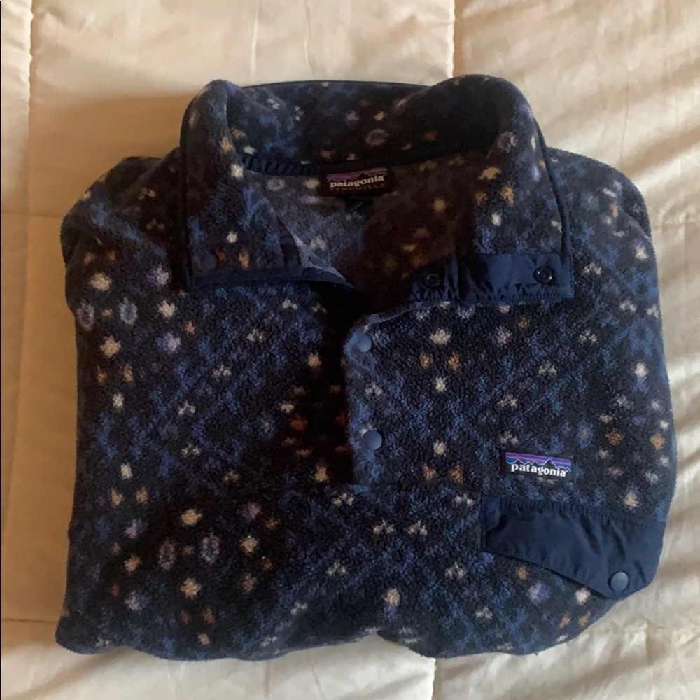 Men’s size large Patagonia SYNCHILLA pullover!